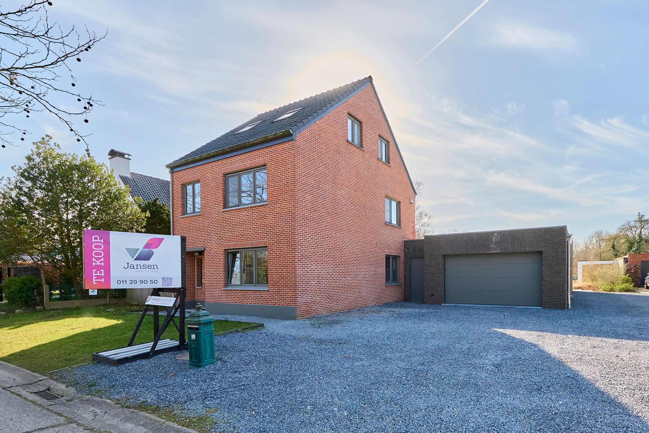 Volledig verbouwde woning met zwembad foto 3