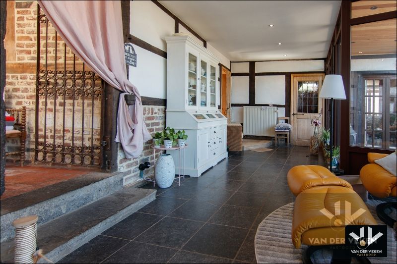 VOLLEDIG GERENOVEERDE HOEVE MET AUTHENTIEKE ELEMENTEN IN GROENE OMGEVING foto 11