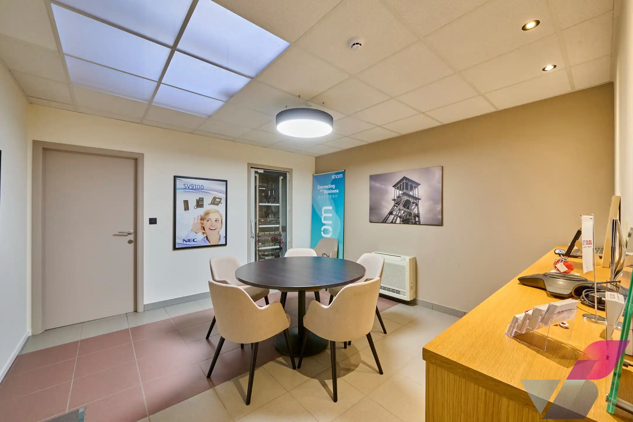 MULTIFUNCTIONEEL GEBOUW OP MOOIE ZICHTLOCATIE foto 17