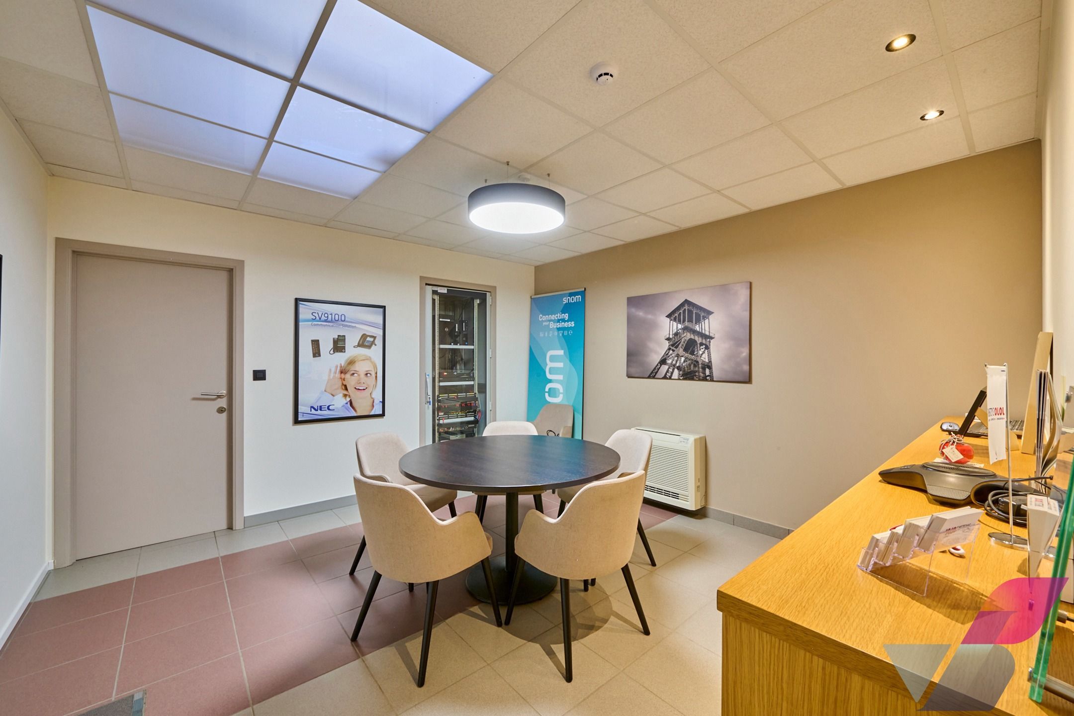 MULTIFUNCTIONEEL GEBOUW OP MOOIE ZICHTLOCATIE foto 17