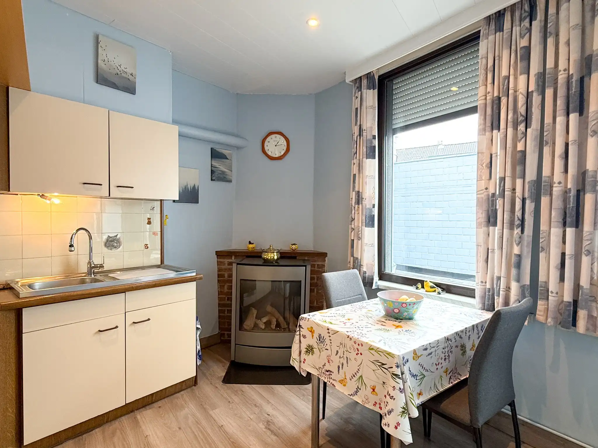 Woning met drie slaapkamers en garage te koop in het hartje van Beveren  foto 6