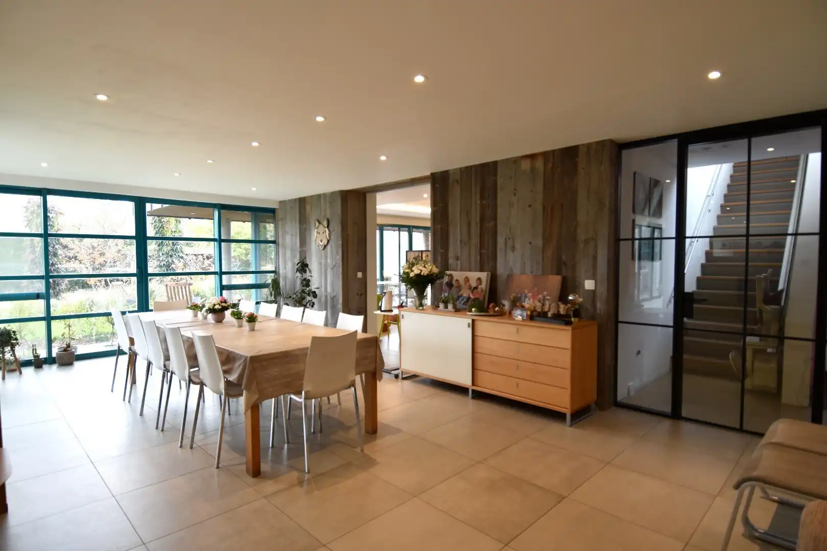 Uitzonderlijk vastgoed te koop op een zeer royaal perceel (2103 m²) in Gullegem foto 5