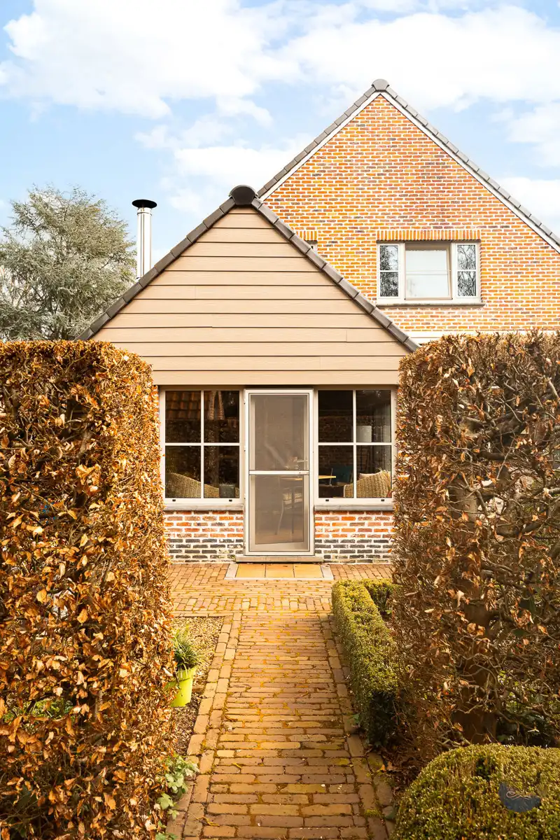 Prachtige vrijstaande villa in rustige omgeving foto 3