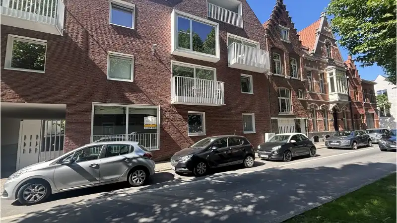 Recent 1-slaapkamerappartement met AUTOSTANDPLAATS te koop in Kristus-Koning Brugge foto 10