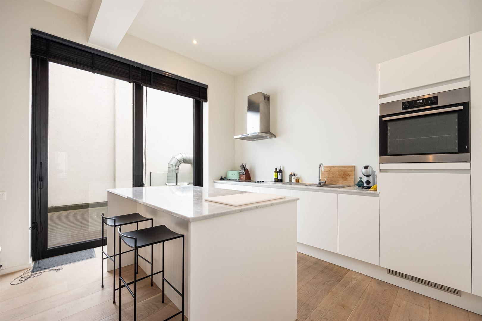 Gerenoveerd appartement met zalig terras en één slaapkamer foto 3