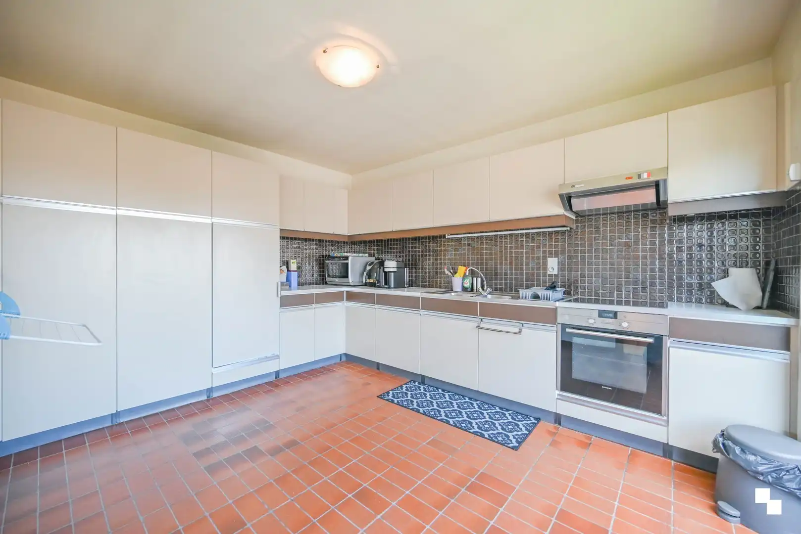 Tweeslaapkamerappartement met garage op een rustige locatie in Beveren-Leie foto 8