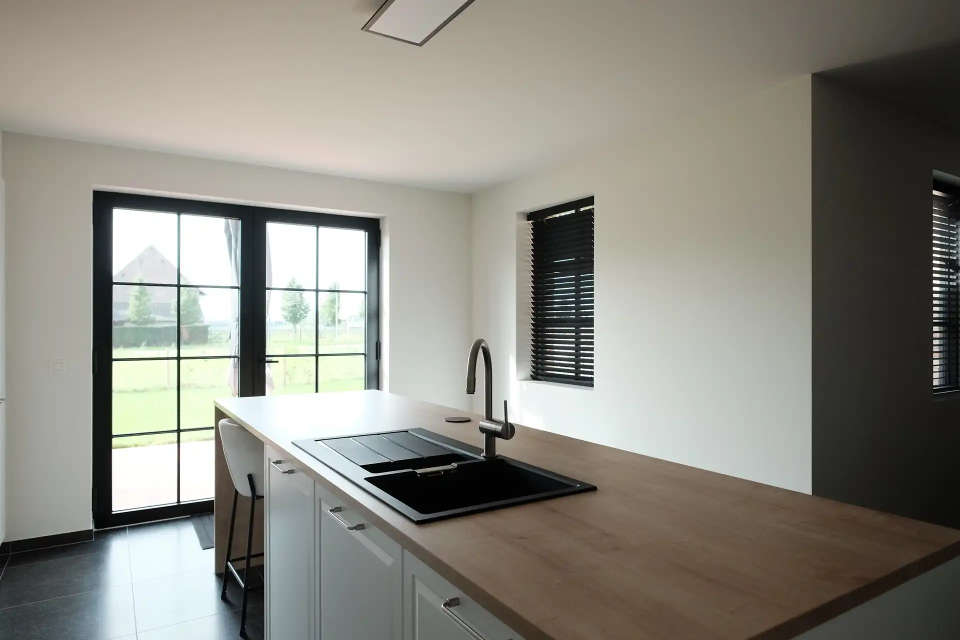 Energiezuinige halfopen BEN-woning met 3 slaapkamers, tuin en carport in Hooglede foto 9