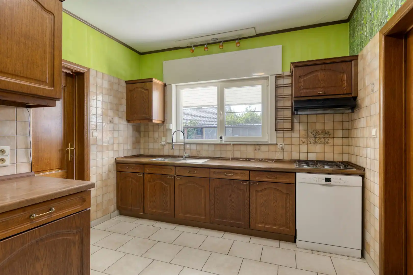 Halfopen bebouwing met 3 slaapkamers, bereikbare zolder in Kumtich! - EPC 366 kWh/m² - bewoonbare opp.158 m² foto 9