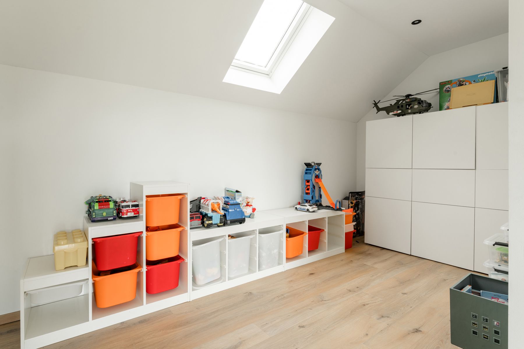 Ruime gerenoveerde woning met zwembad  foto 24