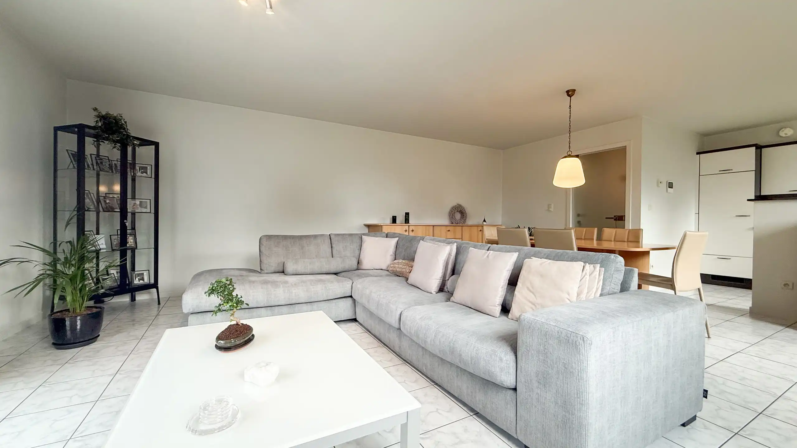 Ruim appartement op toplocatie met 2 slaapkamers! foto 4
