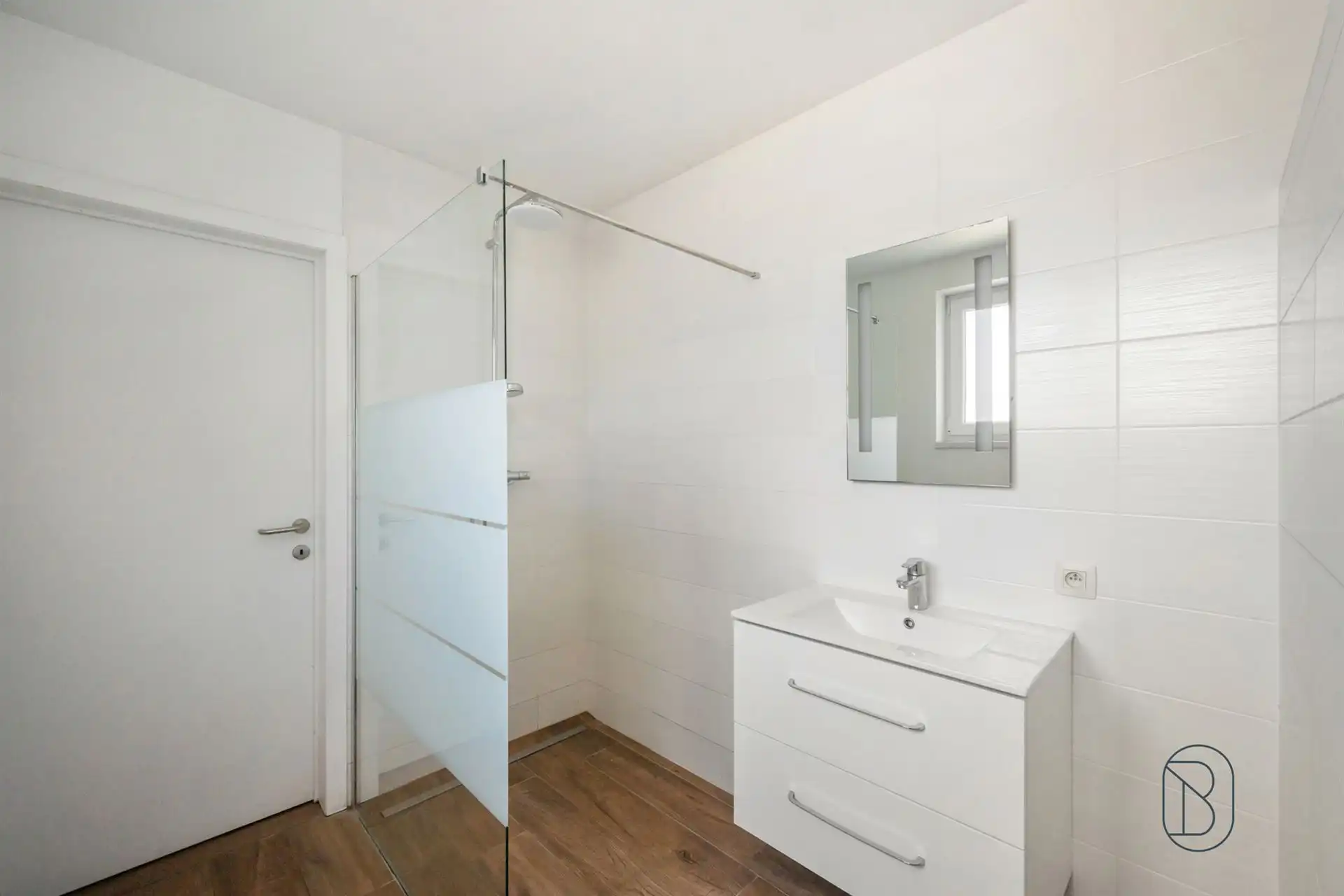 Mooie gerenoveerde halfopen woning met tuin in Saint-Sauveur foto 9