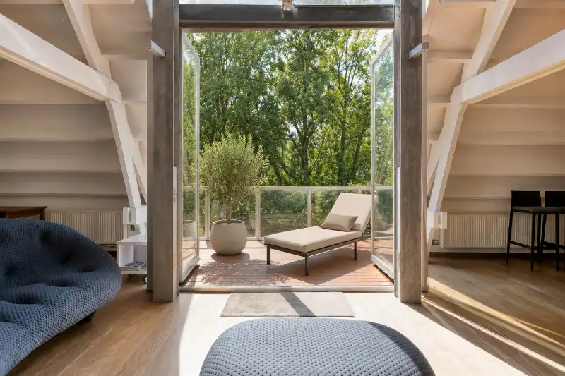 Exclusieve topfloor loft met indrukwekkend volume foto 4