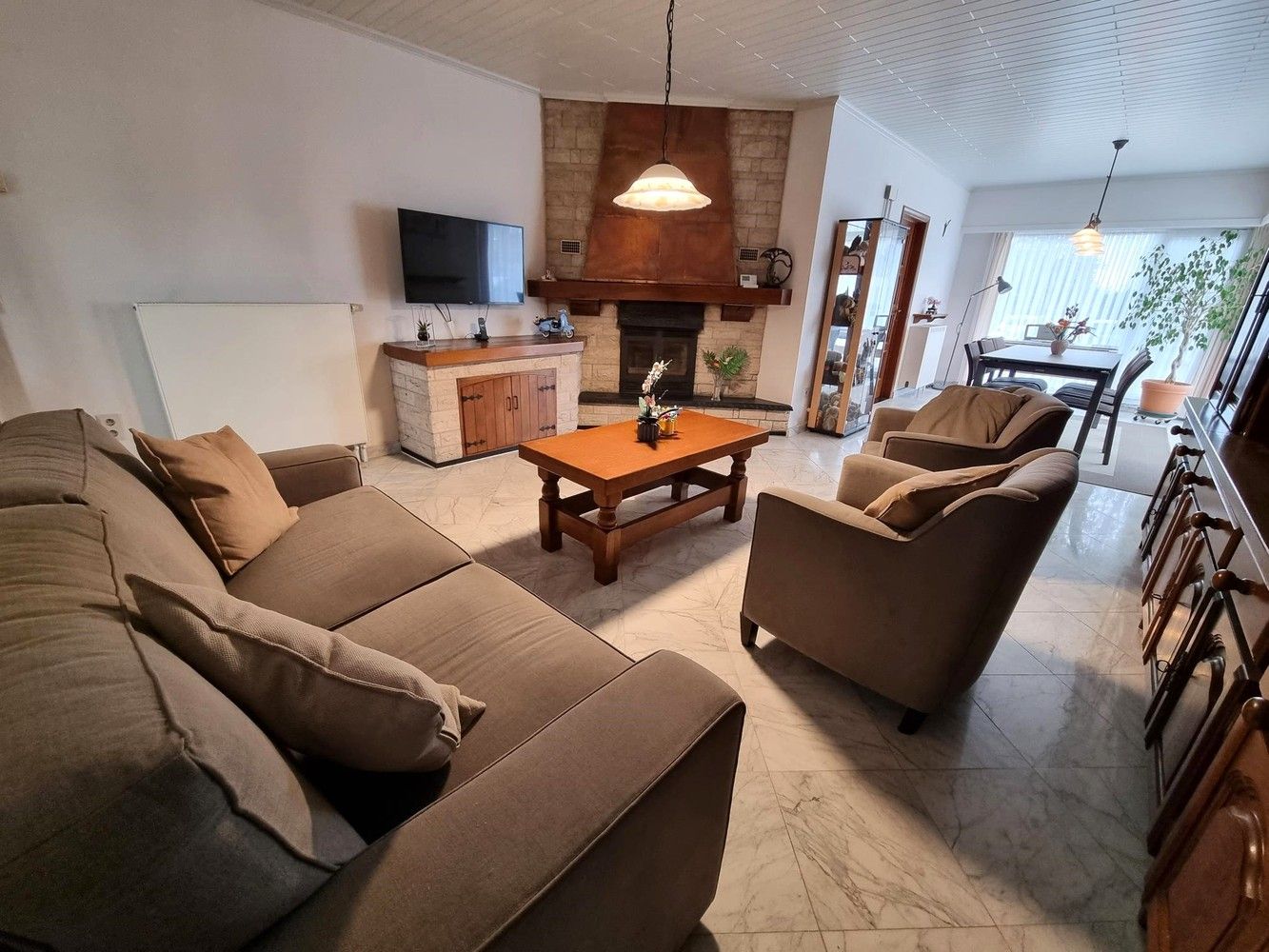 Ruime instapklare gezinswoning met prachtige tuin 28a51ca en uitstekende ligging! foto 7