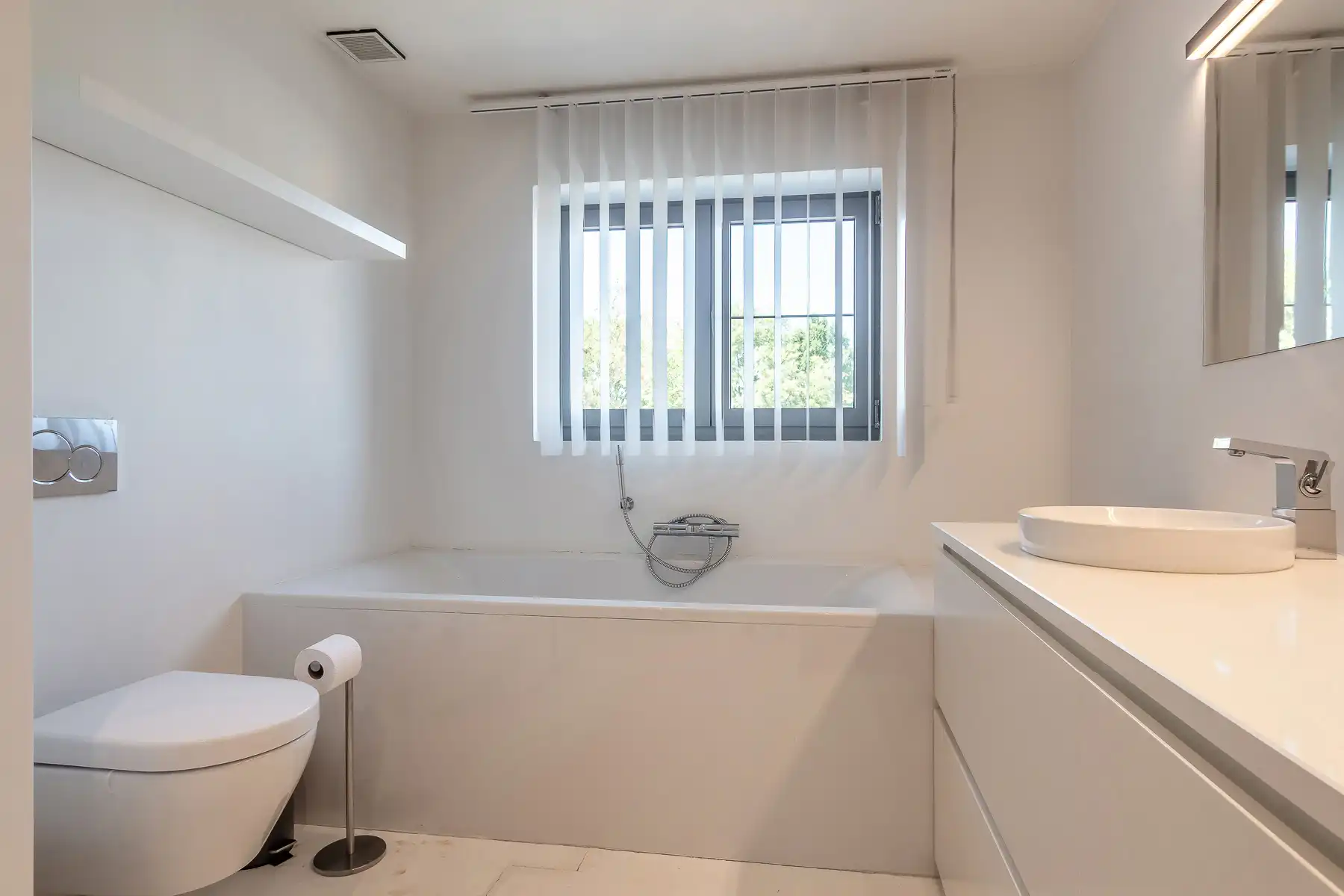 Gerenoveerde, energiezuinige woning met 3 slaapkamers & tuin foto 24