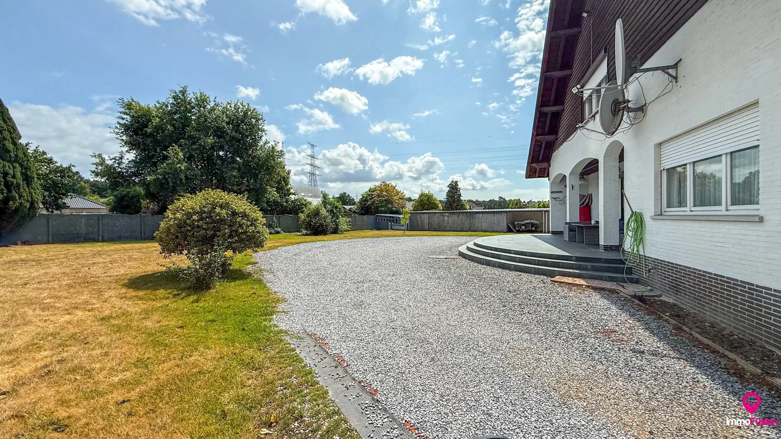 Instapklare, ruime woning met 6 slpks en enorme tuin op 26a! foto 58