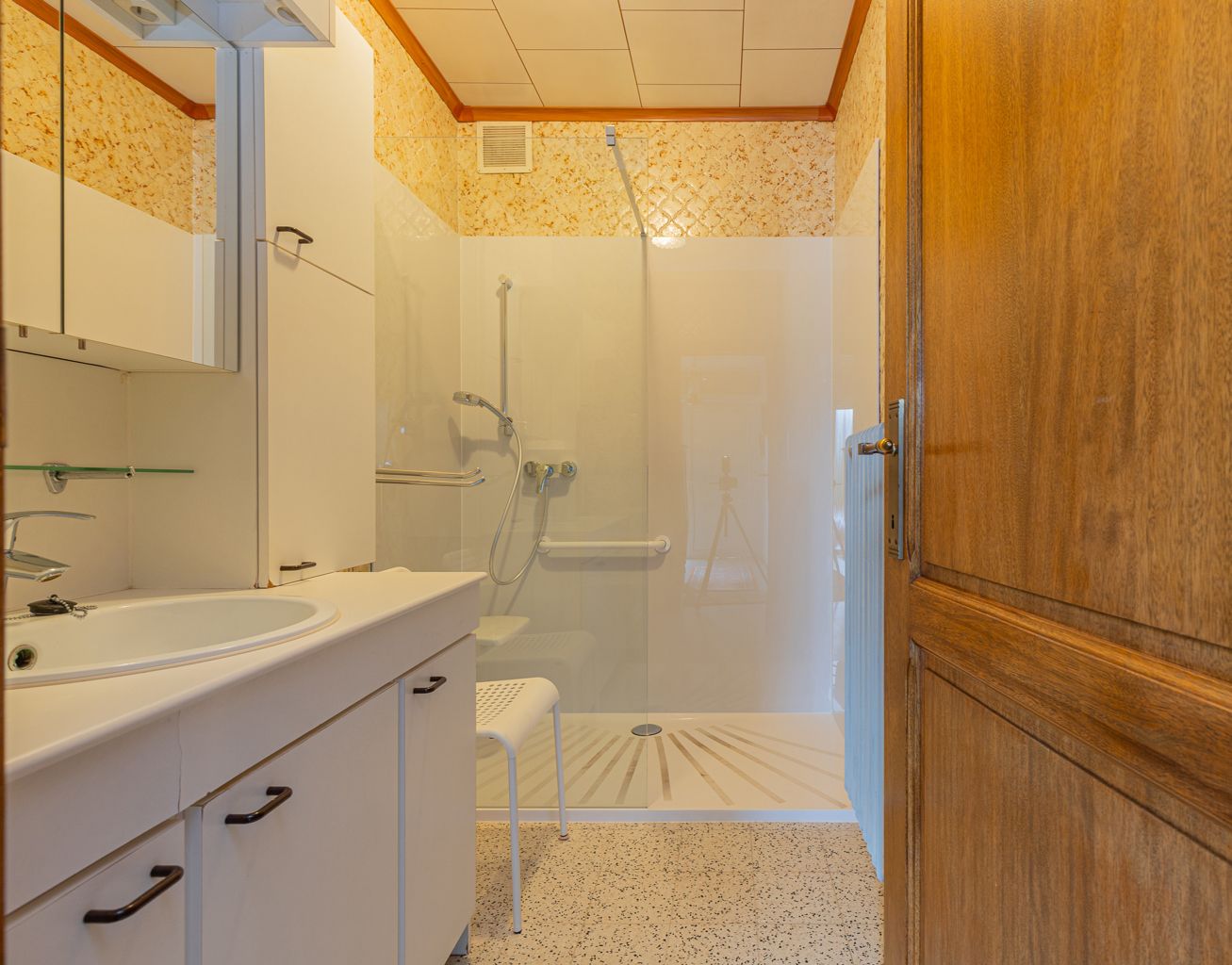 Charmante op te frissen bungalow in het rustige Opwijk foto 10