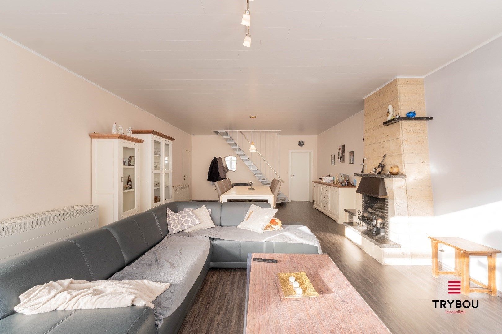 Kwalitatieve karakterwoning met ruime garage, pal in het centrum van Houthulst foto 3