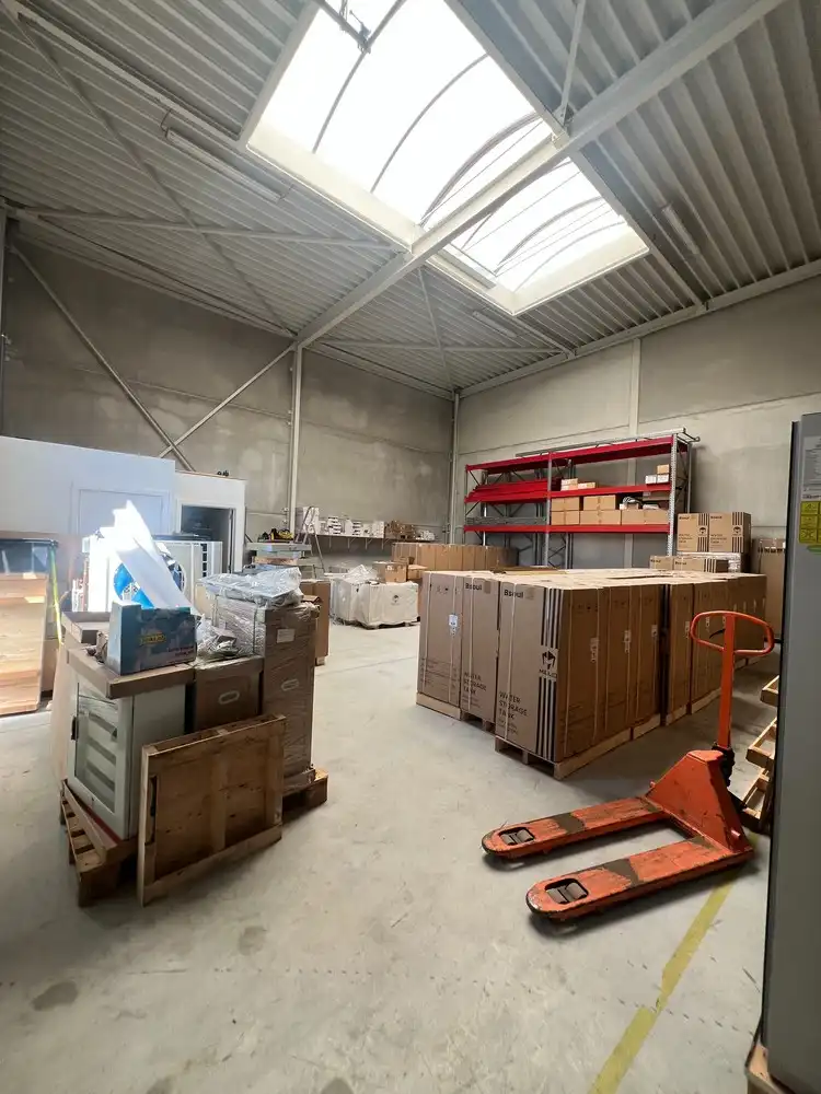 KMO-unit met showroom foto 15