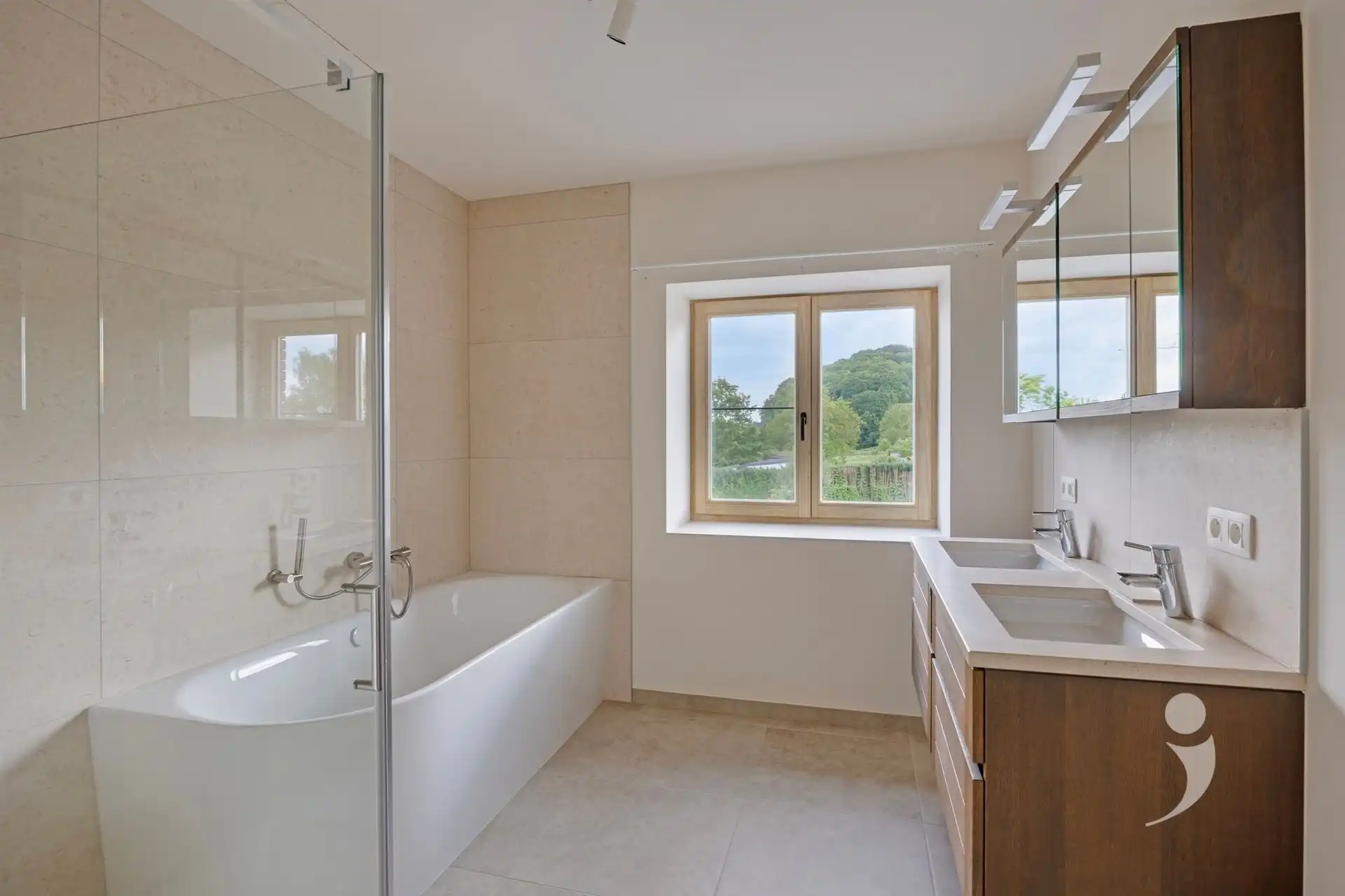 Riant huis met 5 slpk en 3 bdk - Co-housing mogelijk! foto 13