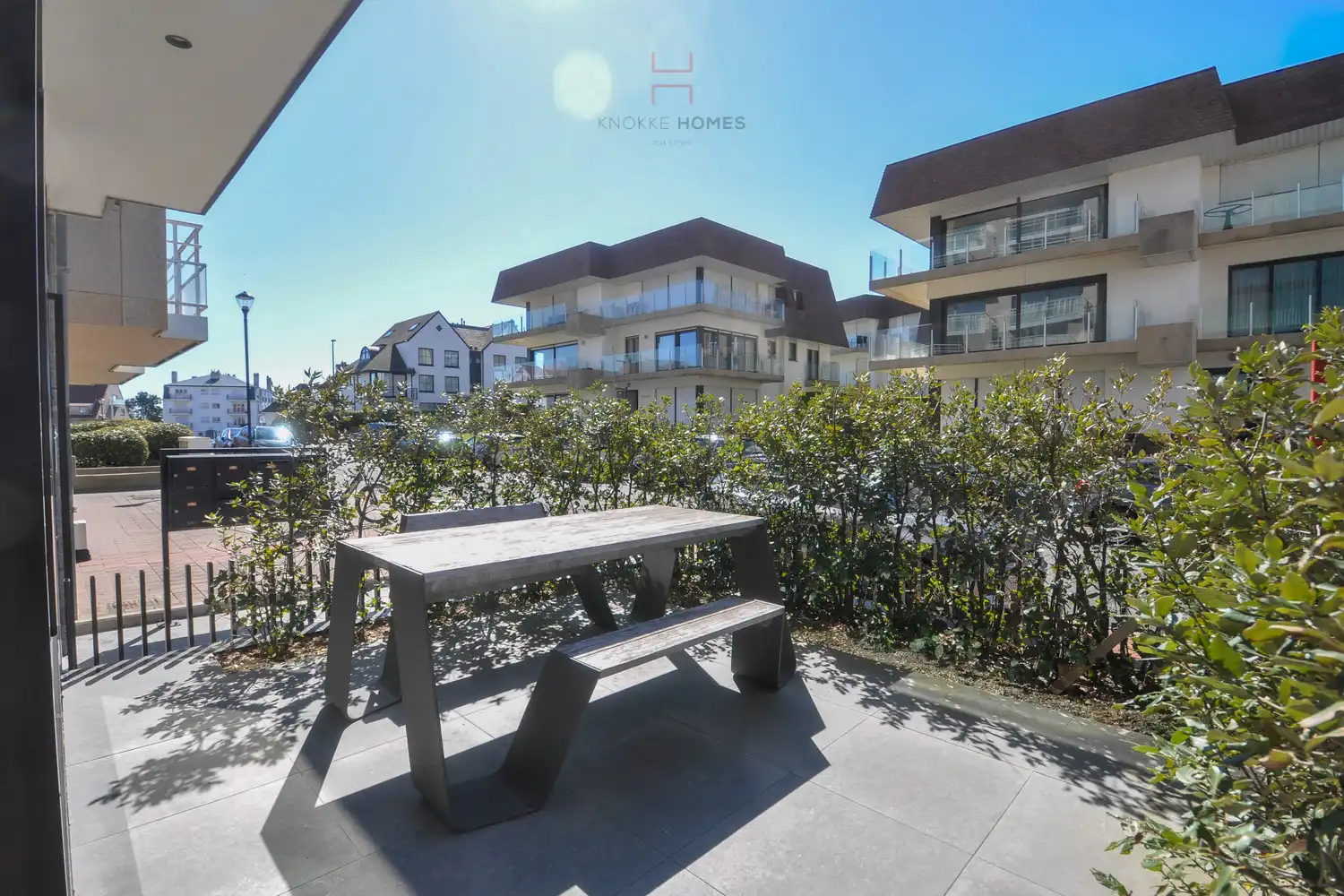 Stijlvol en instapklaar appartement  op toplocatie, dichtbij van strand te Duinbergen. foto 4