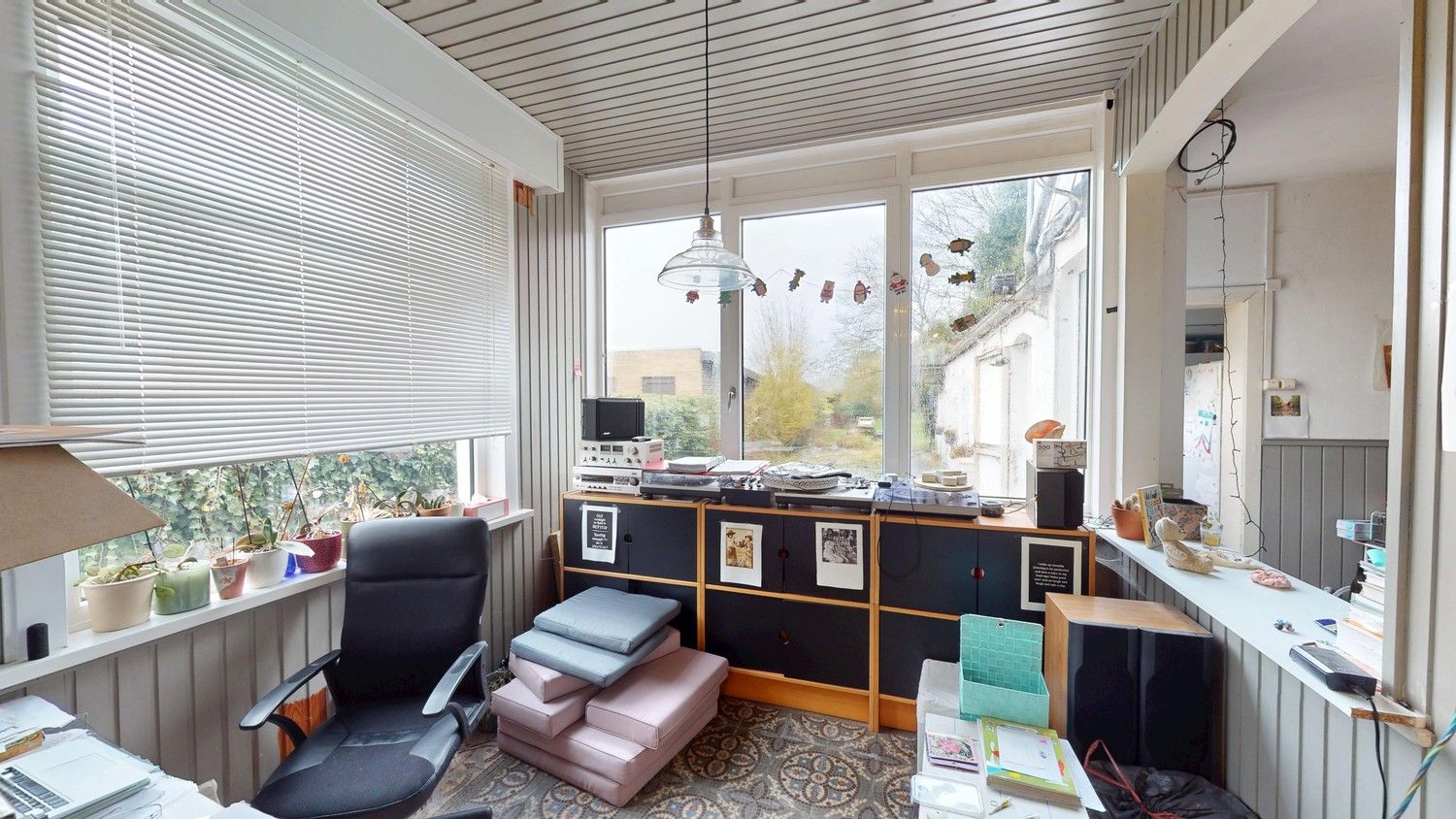 Te koop: Charmante halfopen villa in cottage stijl met ruime tuin en topligging! foto 5