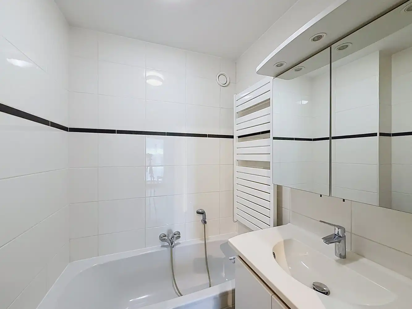 2 slaapkamer appartement vlakbij de Zeedijk in Duinbergen foto 11