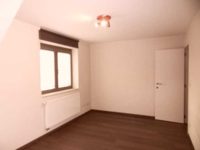 Ruim, energiezuinig DUPLEXAPPARTEMENT met 2slaapkmers, mooie leeefruuimten, terras en parking. foto 34