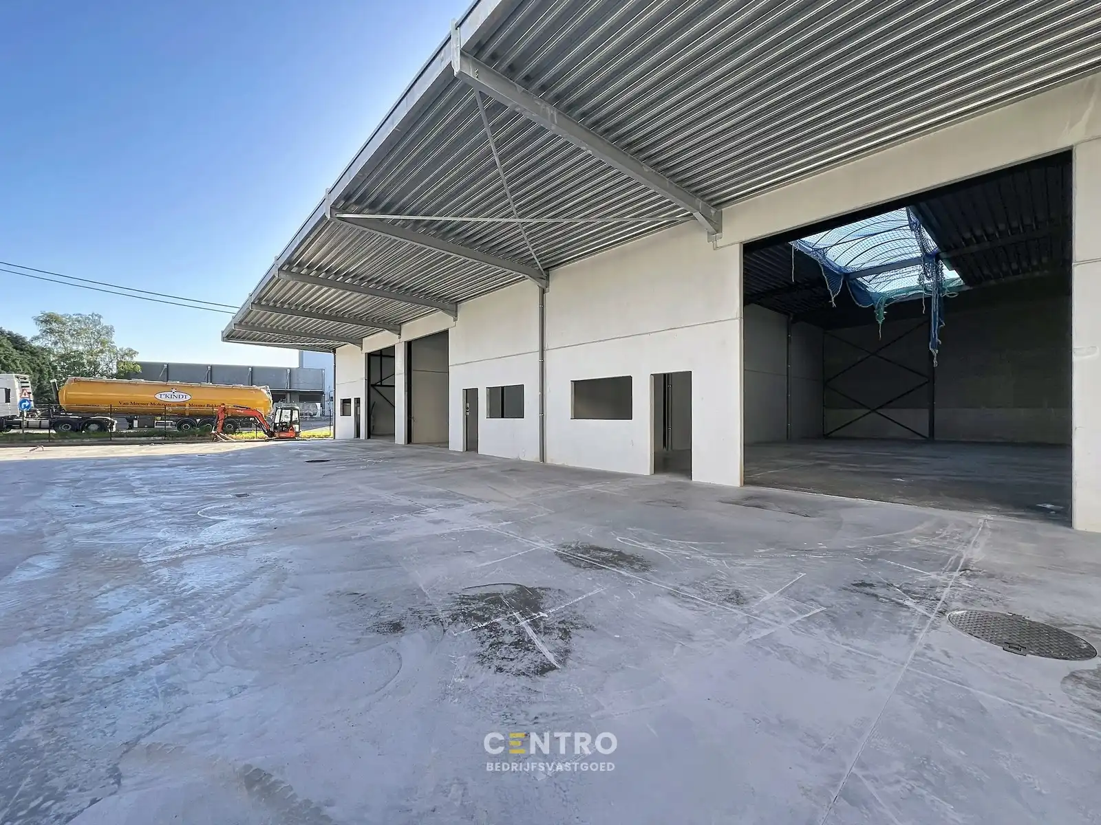 Nieuwbouw KMO-units van 221m² TE HUUR (VH van 7m, 2 parkings, aparte loopdeur en raam), te Kerkhove (Avelgem). foto 18