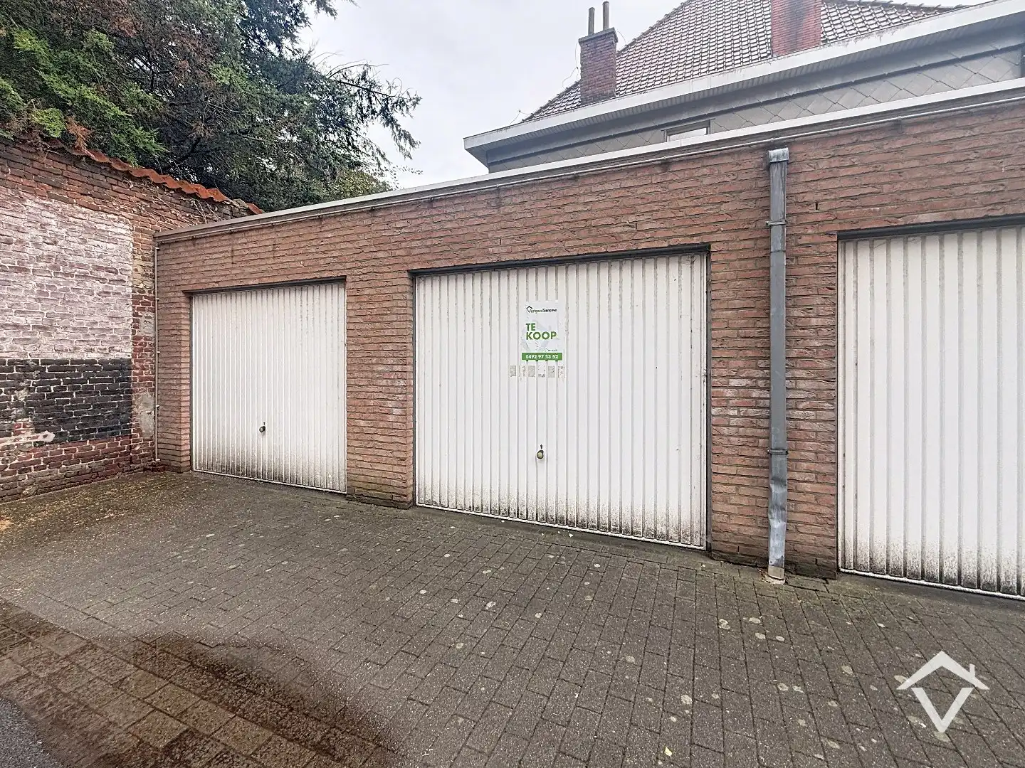 Garagebox gelegen in centrum Ardooie foto 6