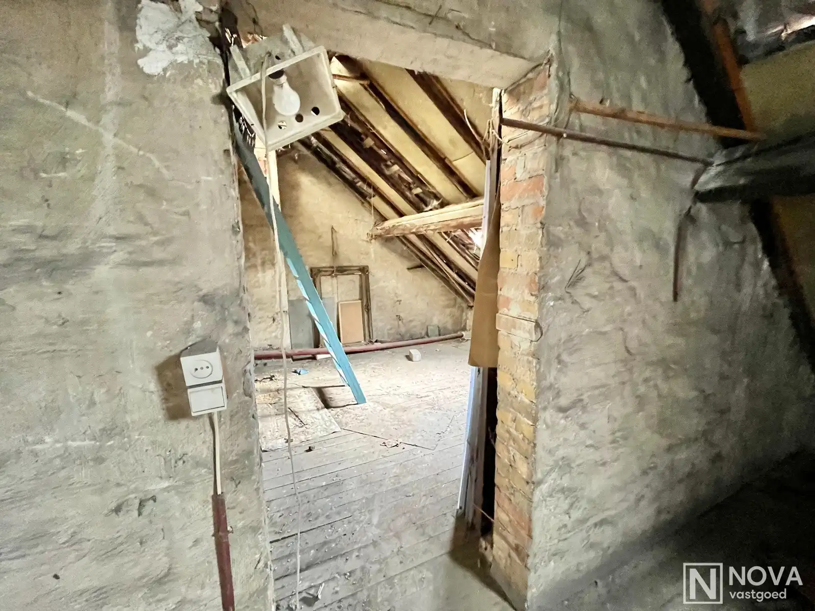 Unieke herenwoning met aanpalende loodsen foto 20