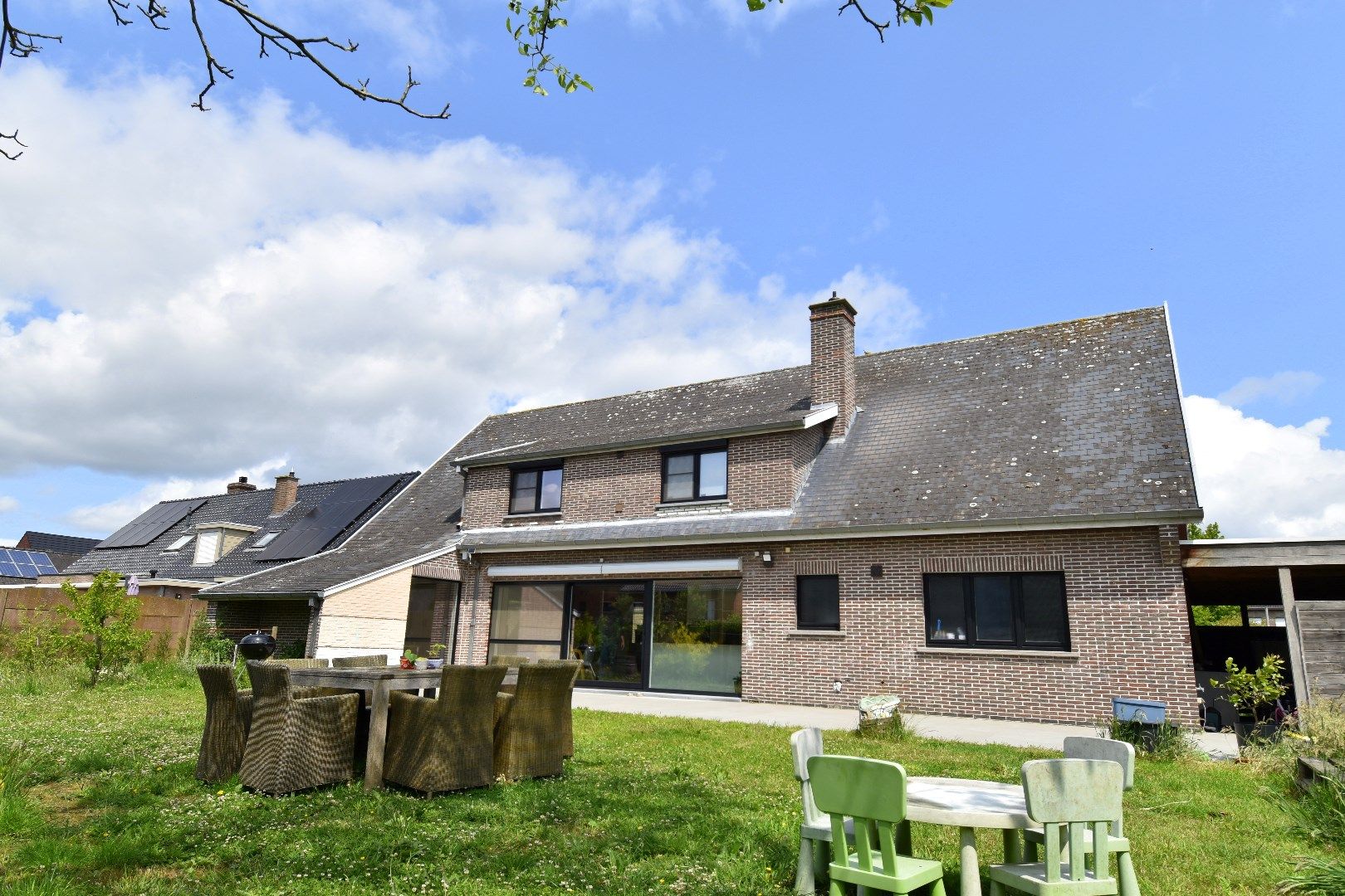 Alleenstaande woning met 4 slaapkamers, dubbele garage & Zuidgerichte tuin te koop in Ledegem foto 19