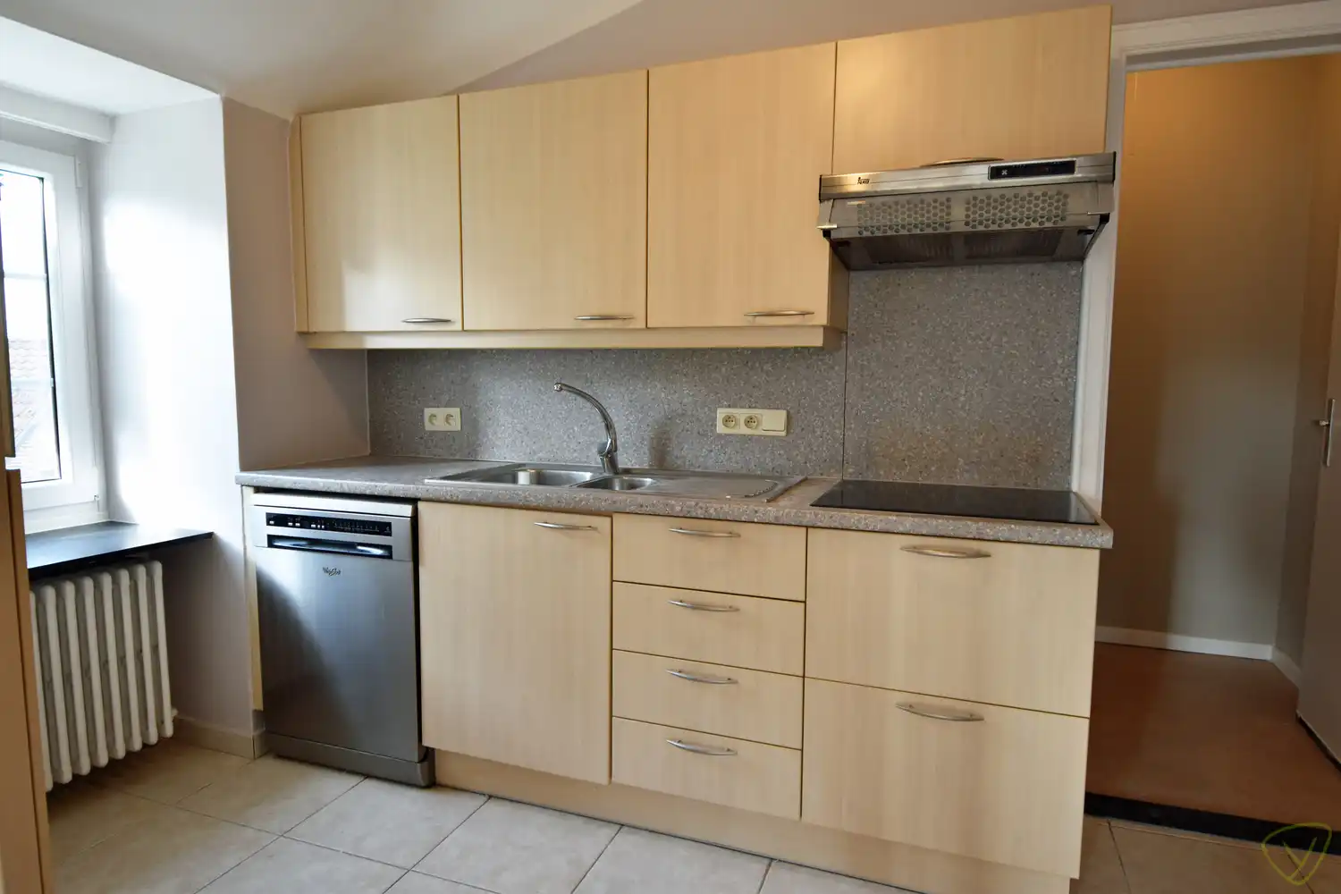 Ruim dakappartement te huur vlak bij het centrum van Eeklo foto 7