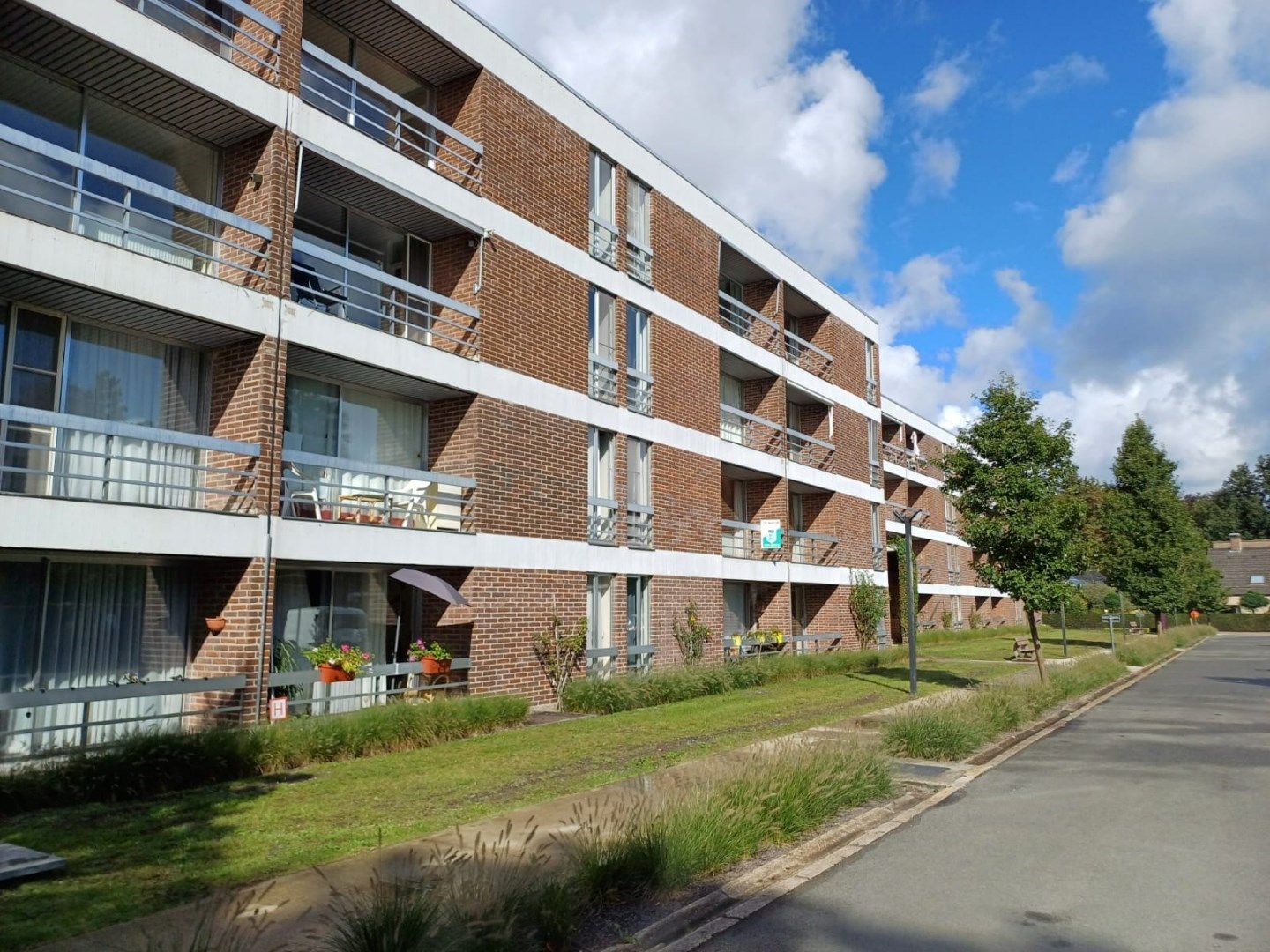 Verder te vernieuwen assistentiewoning met één slaapkamer en terras te Assebroek. foto 12