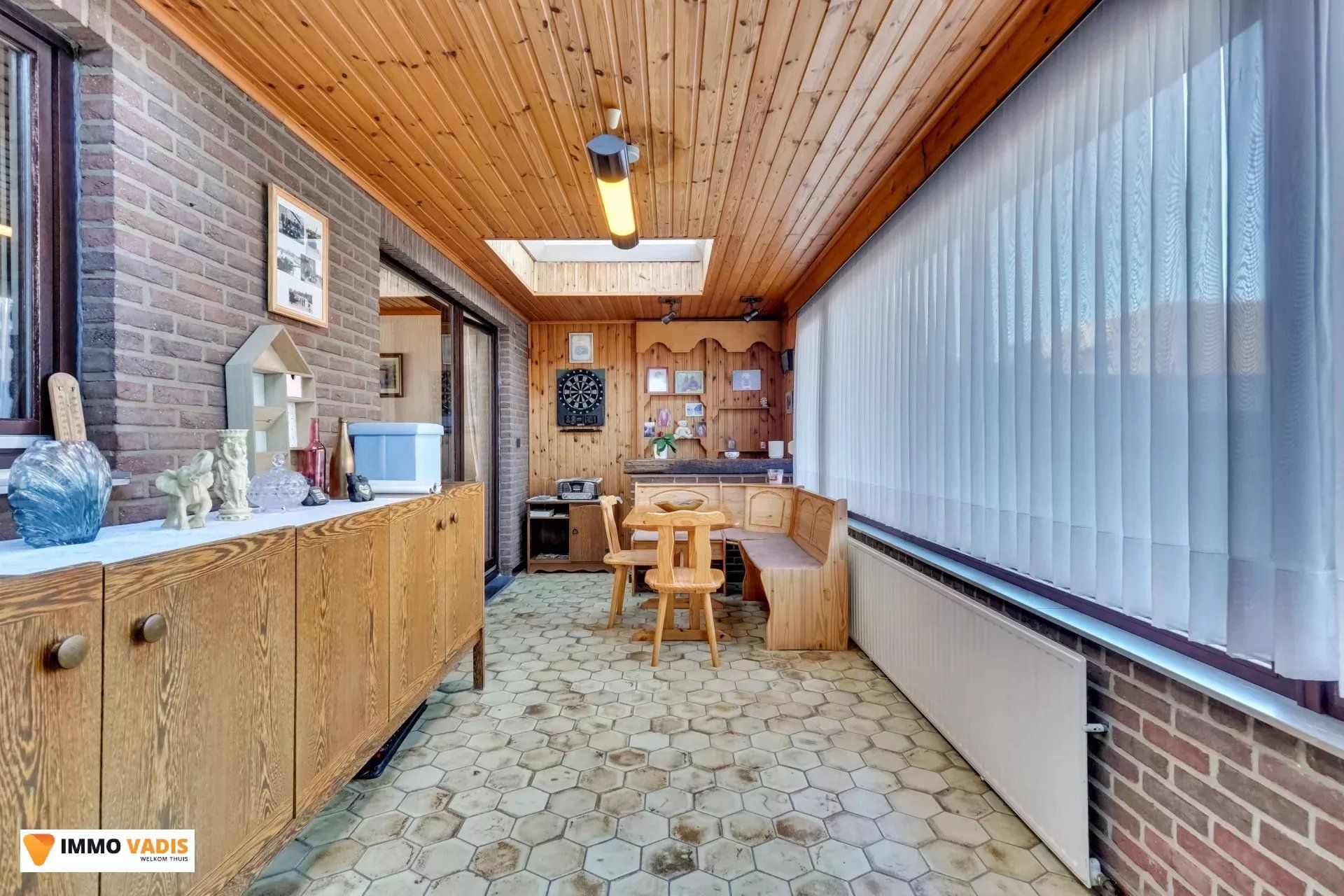 Ruime gezinswoning met drie slaapkamers en inpandige garage foto 7