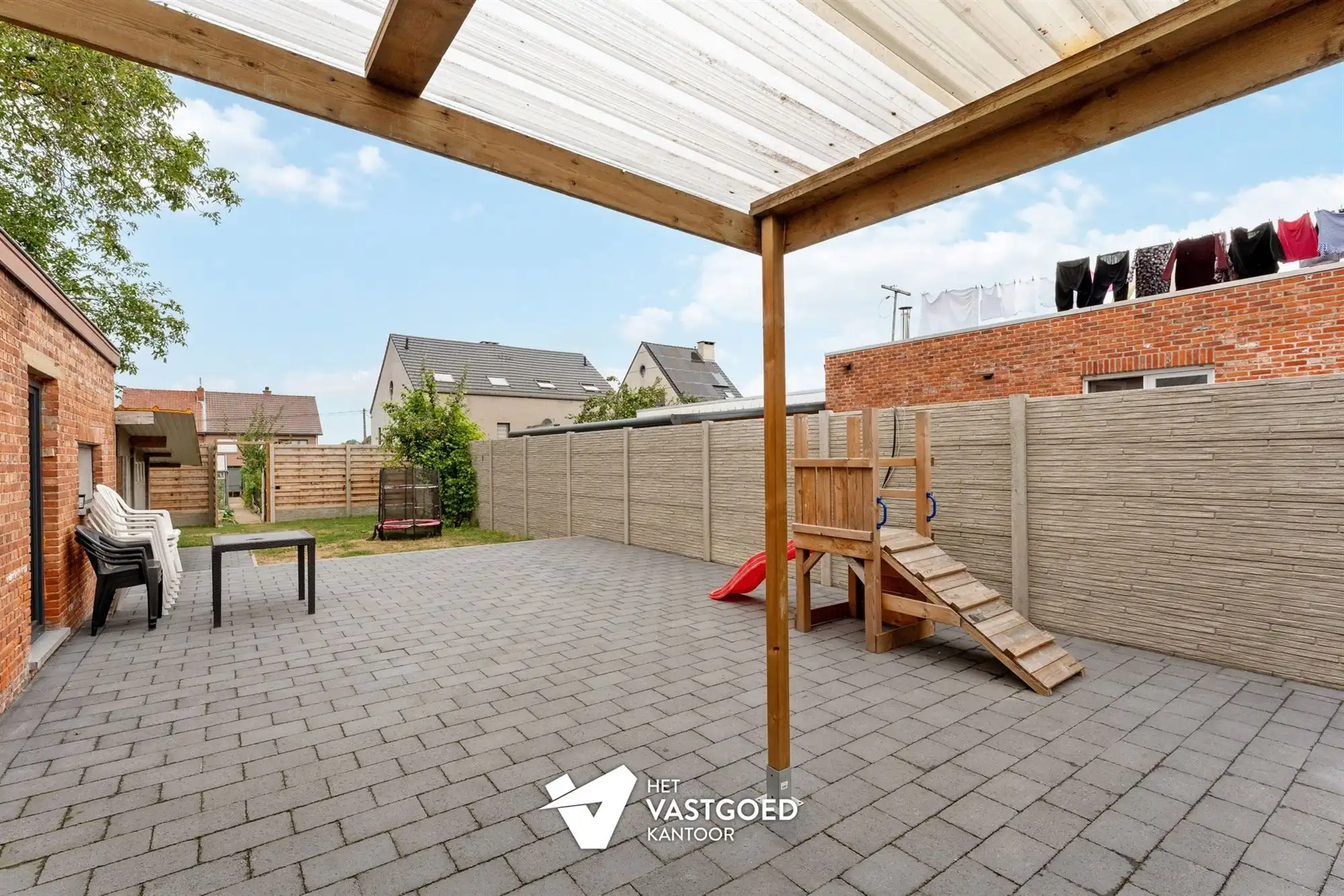 VOLLEDIG GERENOVEERDE WONING MET 4 SLAAPKAMERS EN TUIN MET ACHTERLIGGENDE BOUWGROND TE SCHAFFEN foto 24