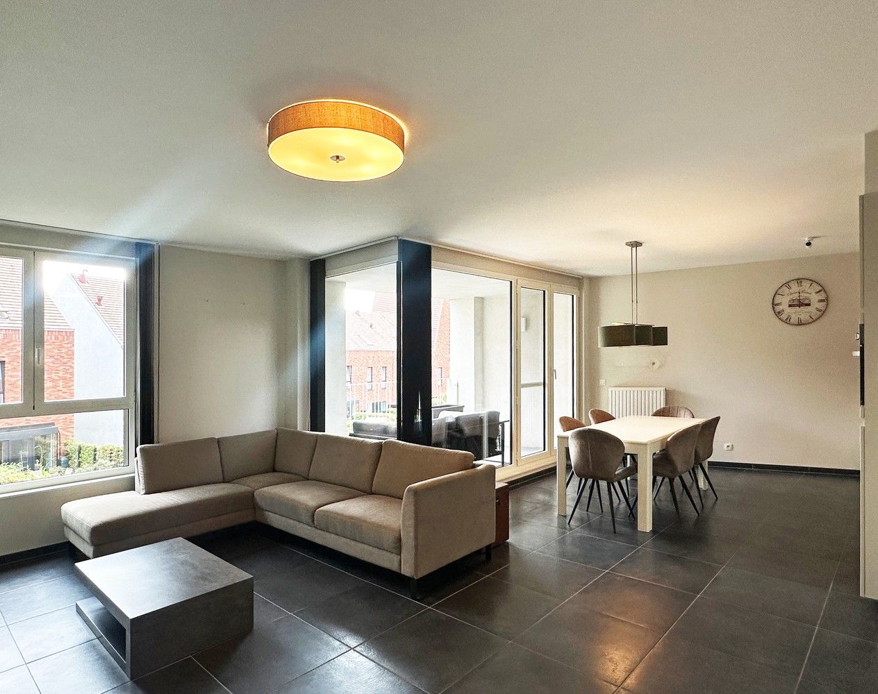 Modern appartement met 2 slaapkamers, aangenaam terras & autostaanplaats in Lier! foto 5