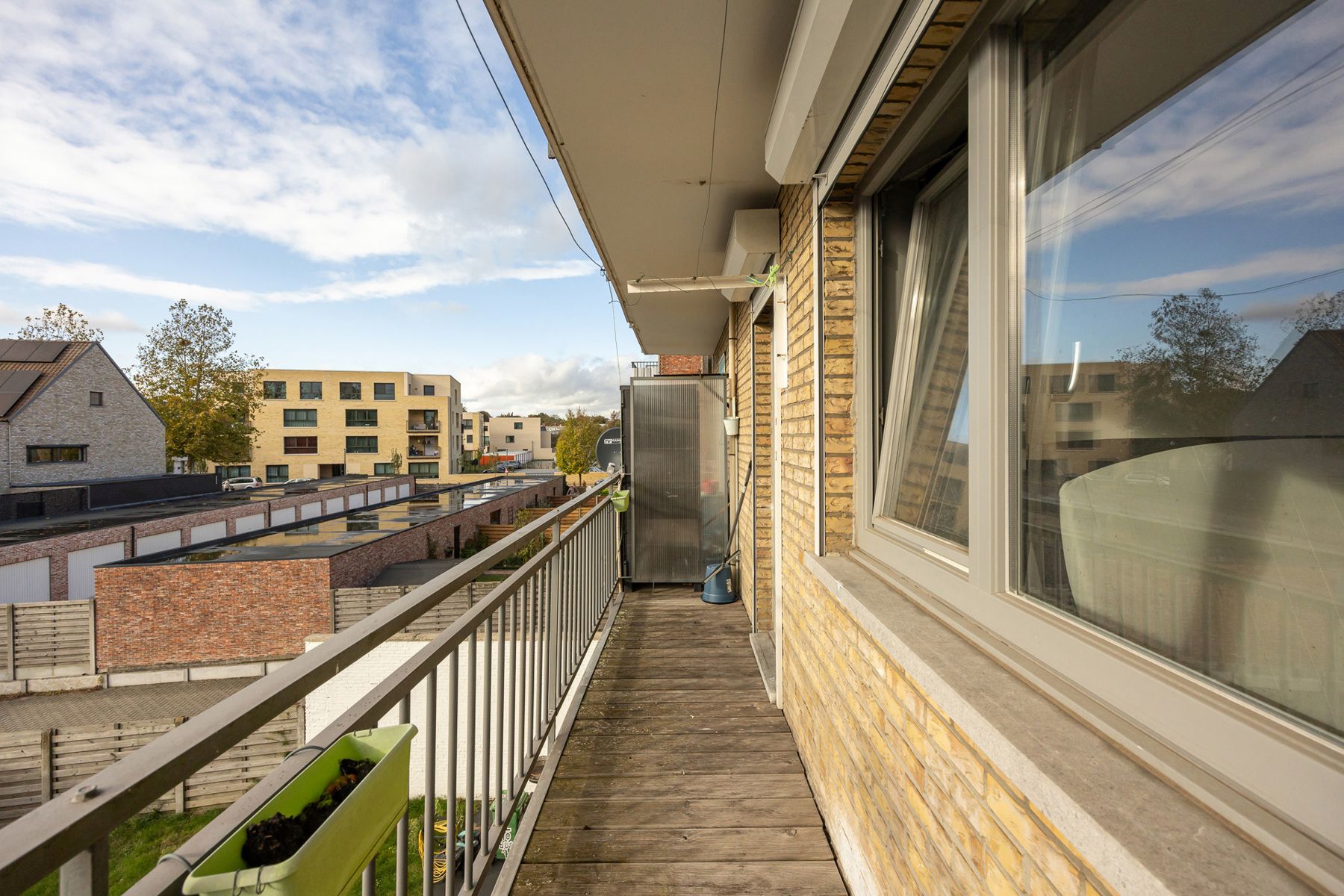 Een appartement op de tweede verdieping links met terras, autostaanplaats en garage. foto 11