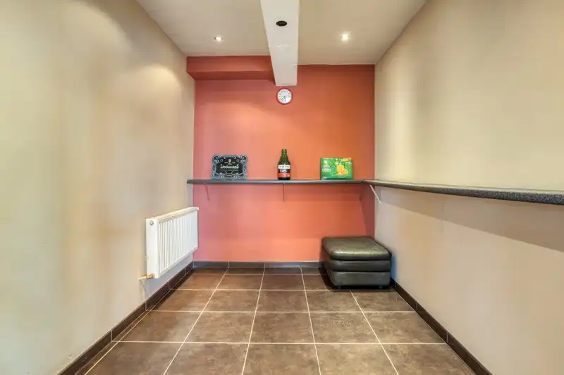 Café met bovengelegen appartement foto 8