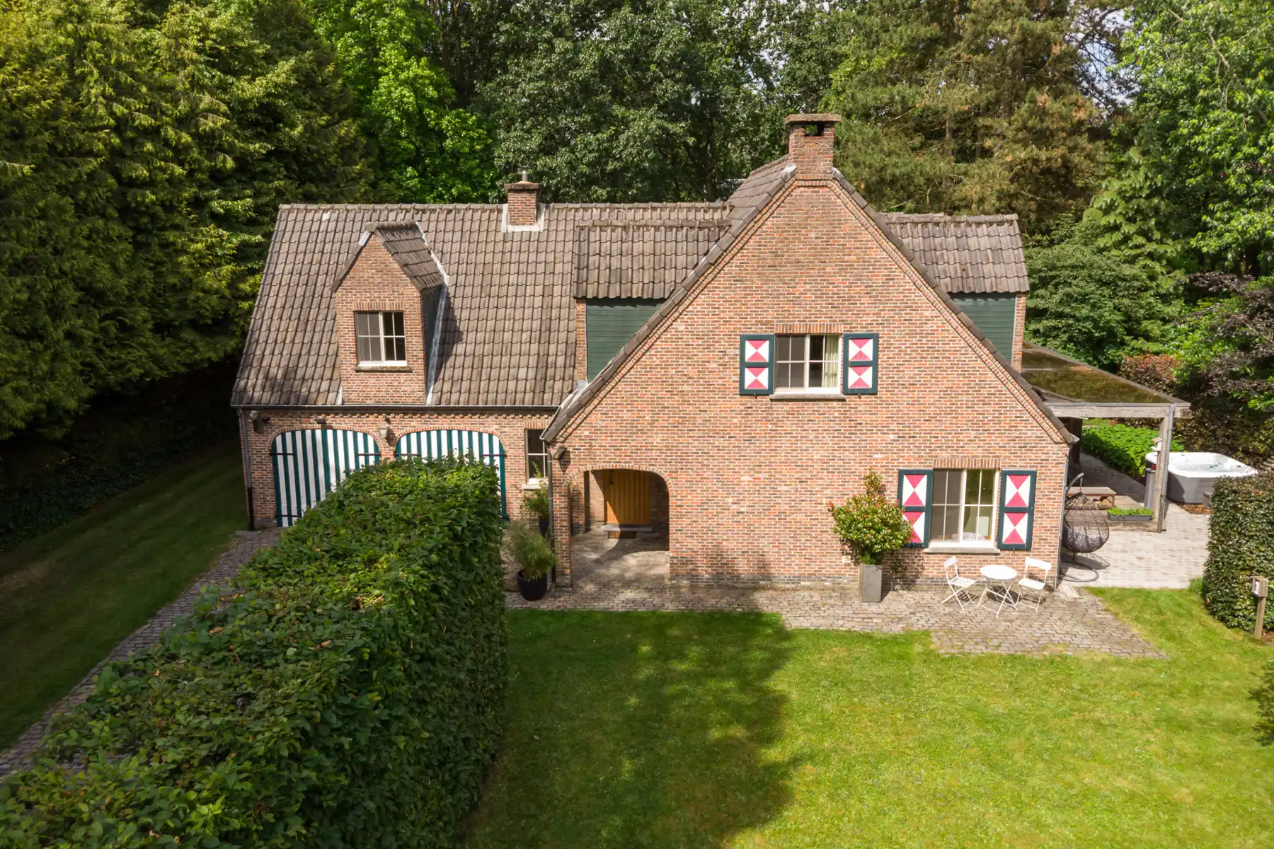 Exclusieve gemeubileerde villa op 2.050m² te Schilde-Bergen foto 3