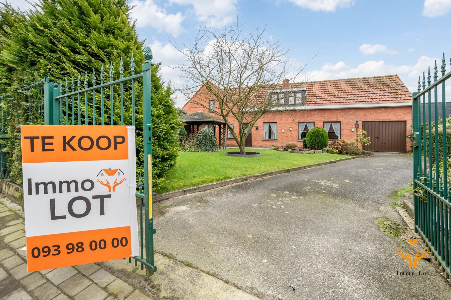 Te renoveren woning met tuin in rustige buurt foto 2