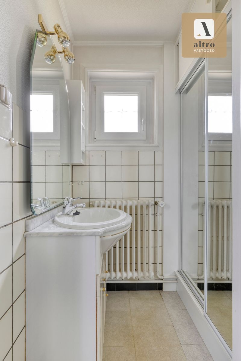 Te renoveren woning met veel potentieel in Aalter foto 12