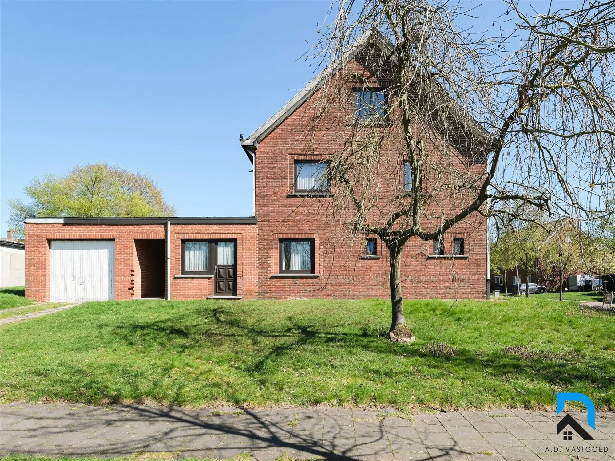 Te renoveren woning met 5 slaapkamers in Vlakveld foto 4