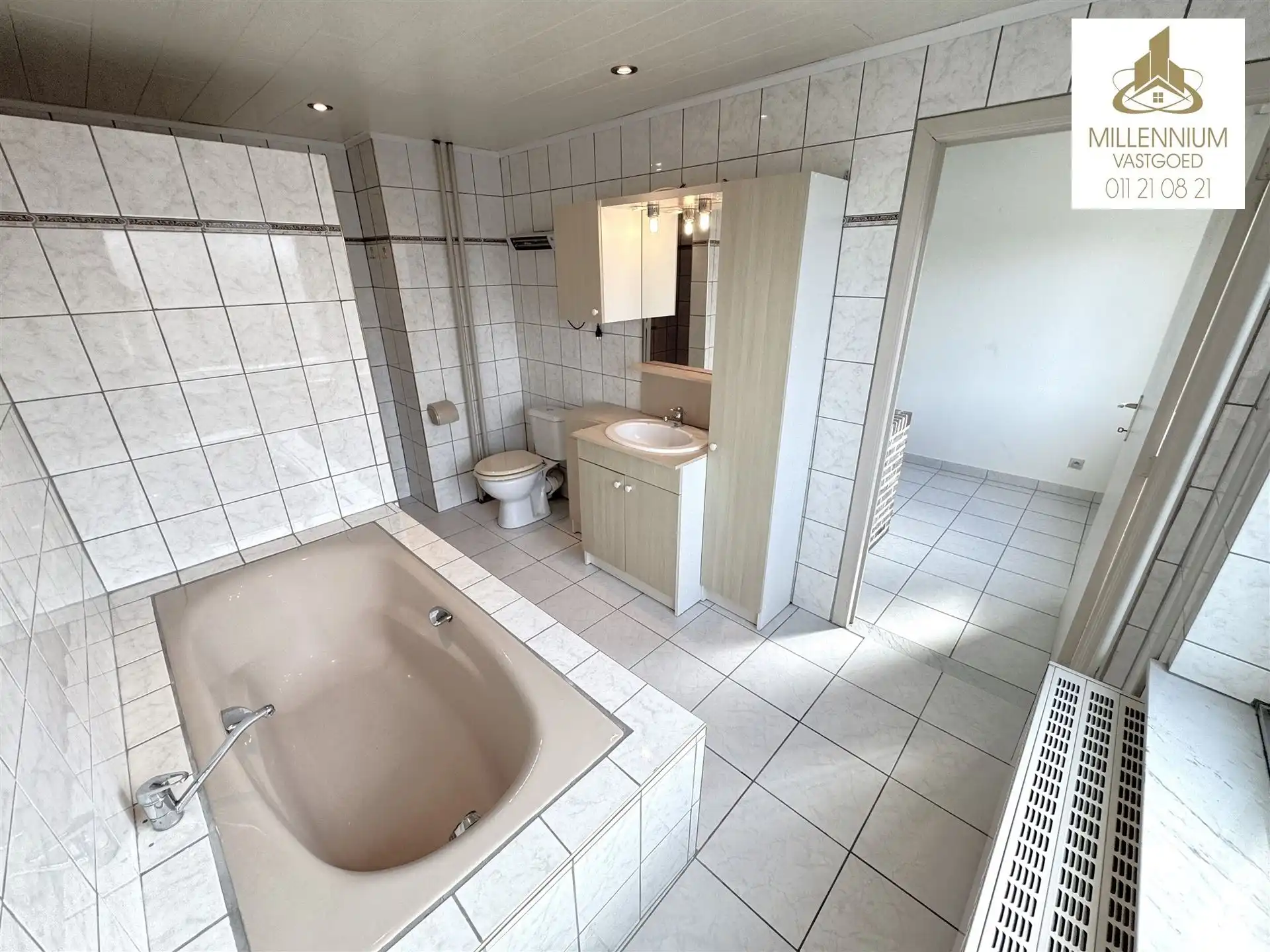 Ruime 4-Slaapkamerwoning en 2 Badkamers in Diepenbeek foto 19