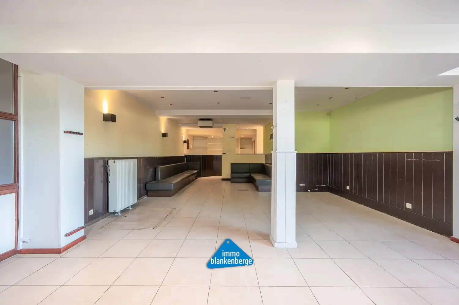 Handelspand op topligging bij de jachthaven – ideaal voor horeca foto 3