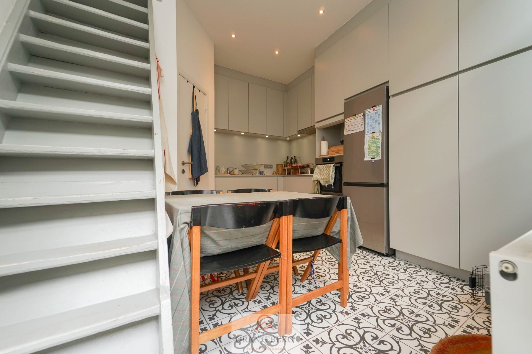 Charmante gerenoveerde woning met terras op topligging! foto 6