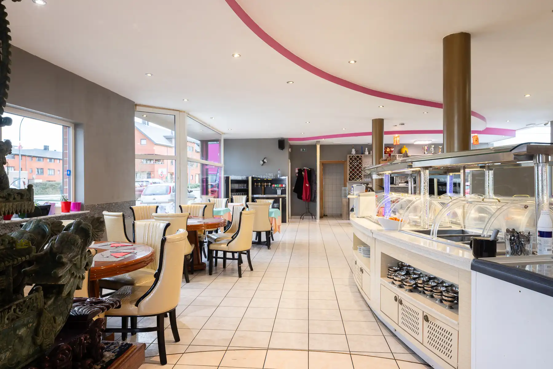 Ruim handelspand met appartement  foto 7