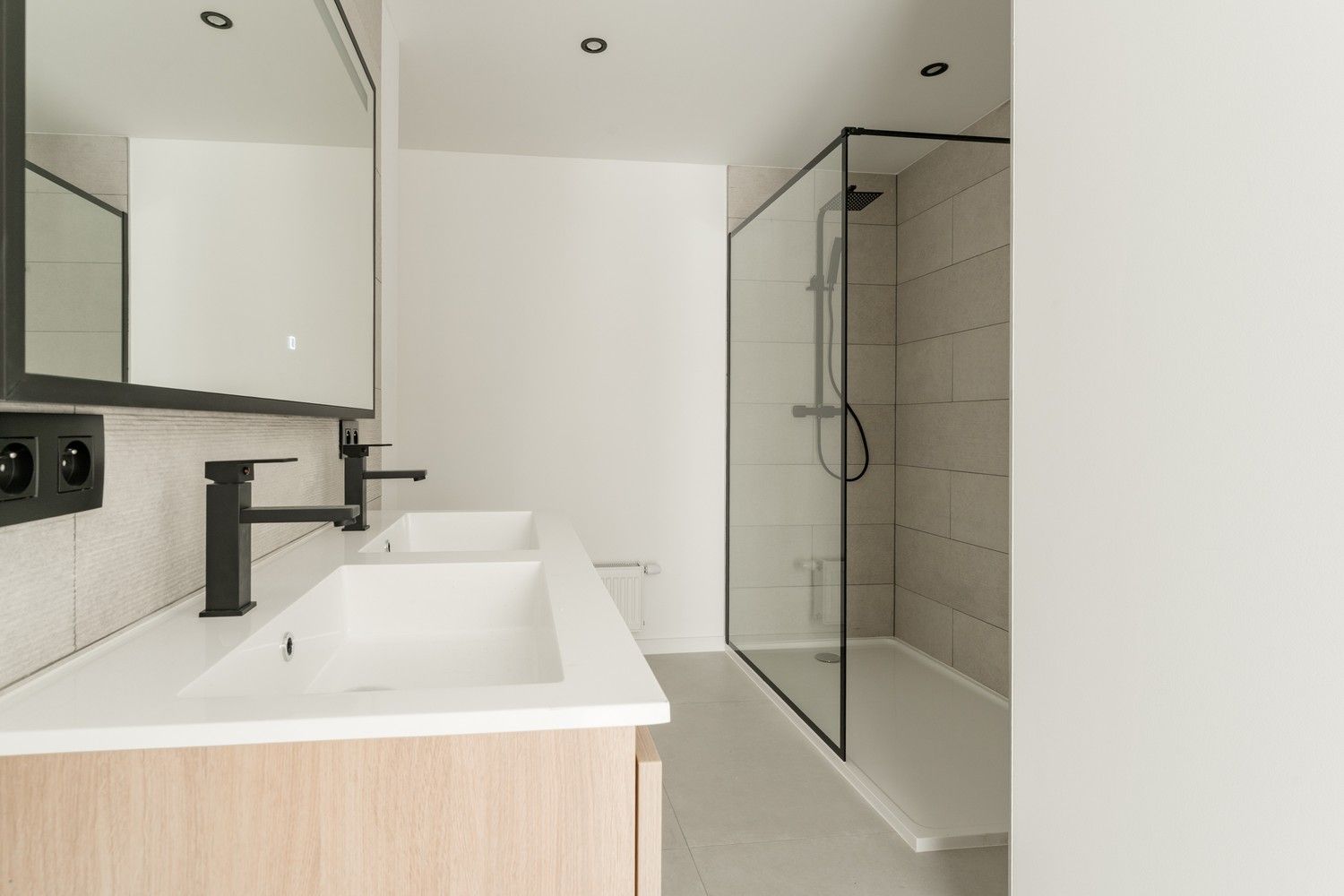 Prachtig 2 slaapkamer appartement met een fantastisch uitzicht! foto 12