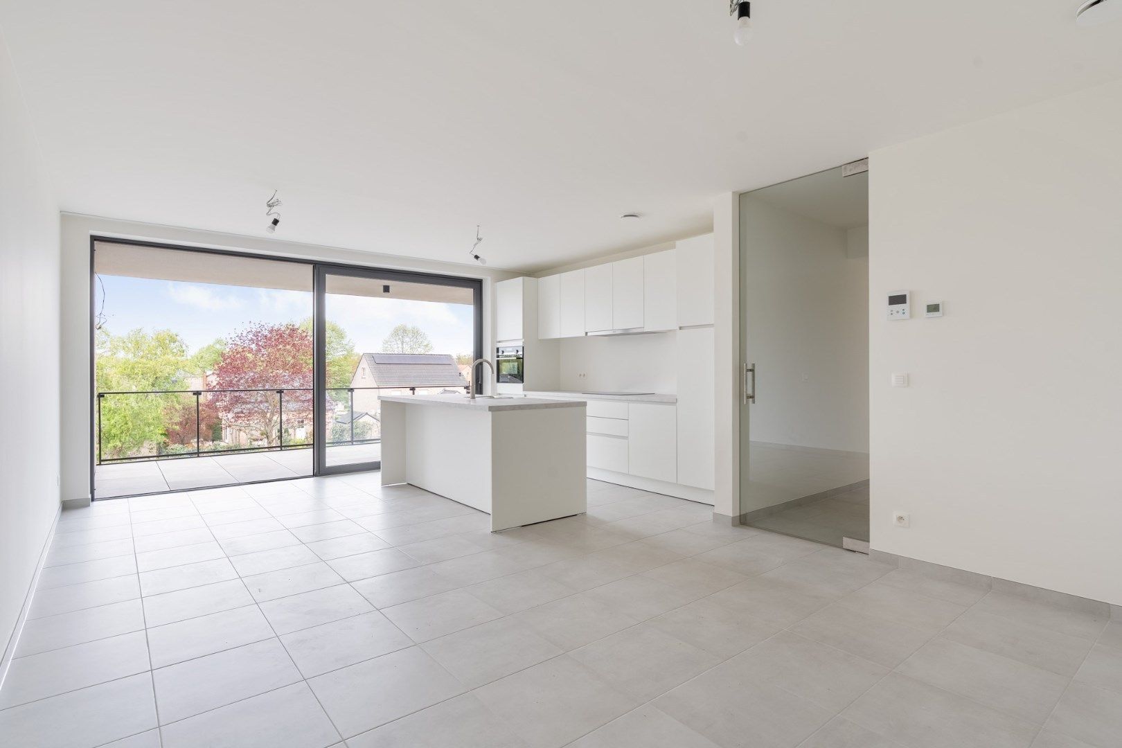 Mooi zeer recent appartement op de tweede verdieping met terras in Zonhoven-centrum foto 2