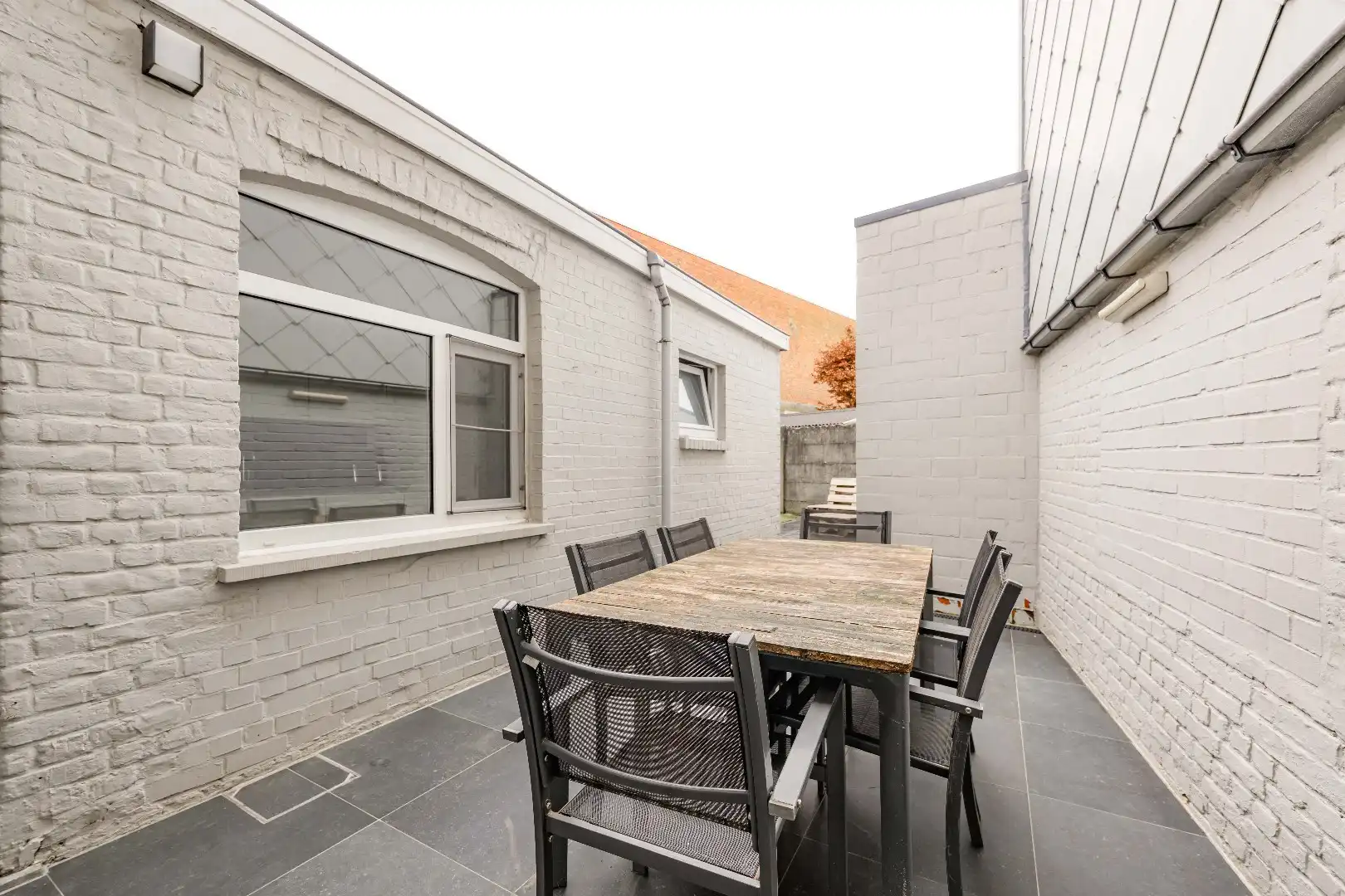 GERENOVEERDE (2017) STADSWONING MET TUIN IN HARTJE TIELT foto 15