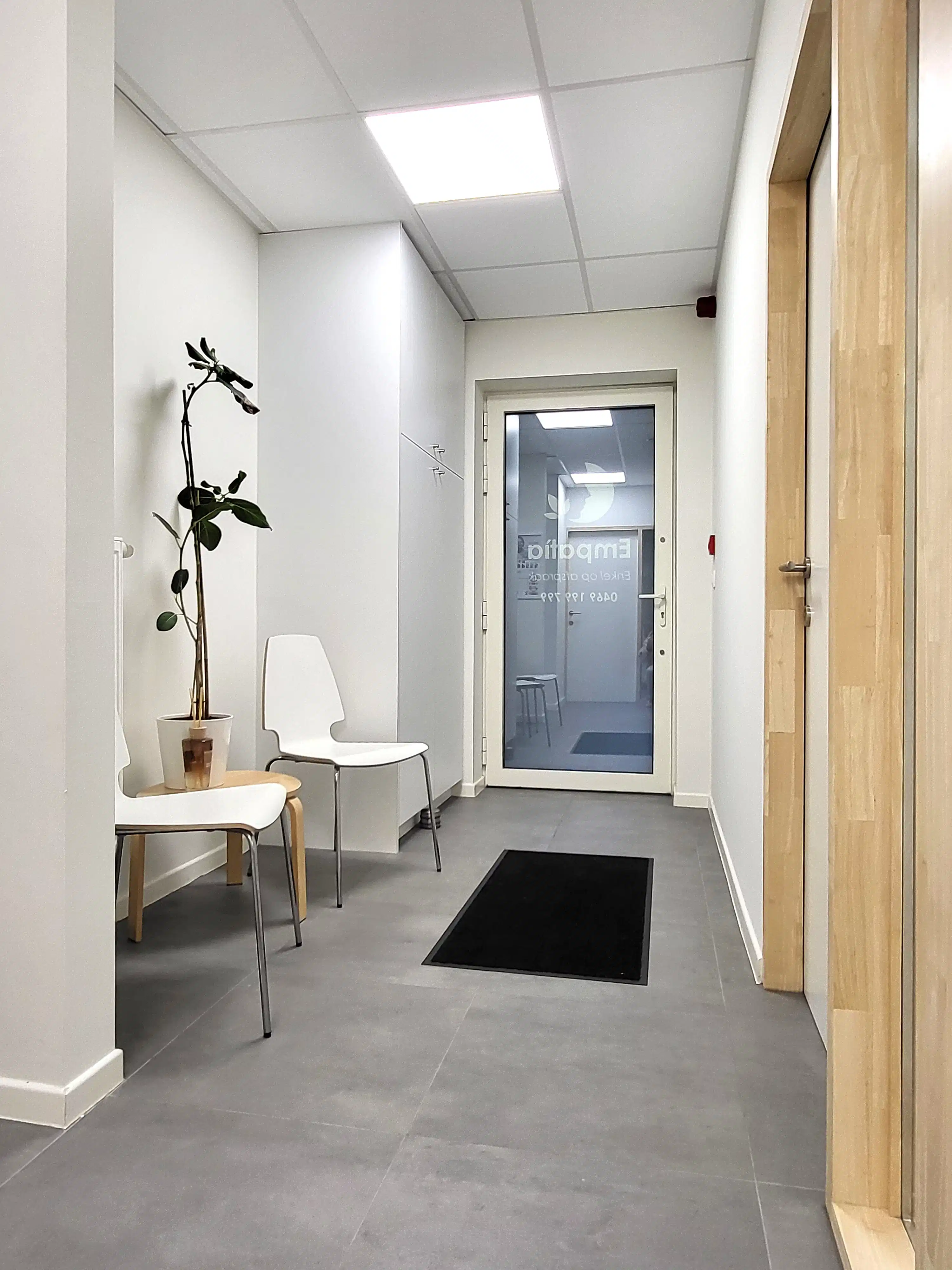 Modern handelspand (2017) op topligging in Zottegem! foto 2